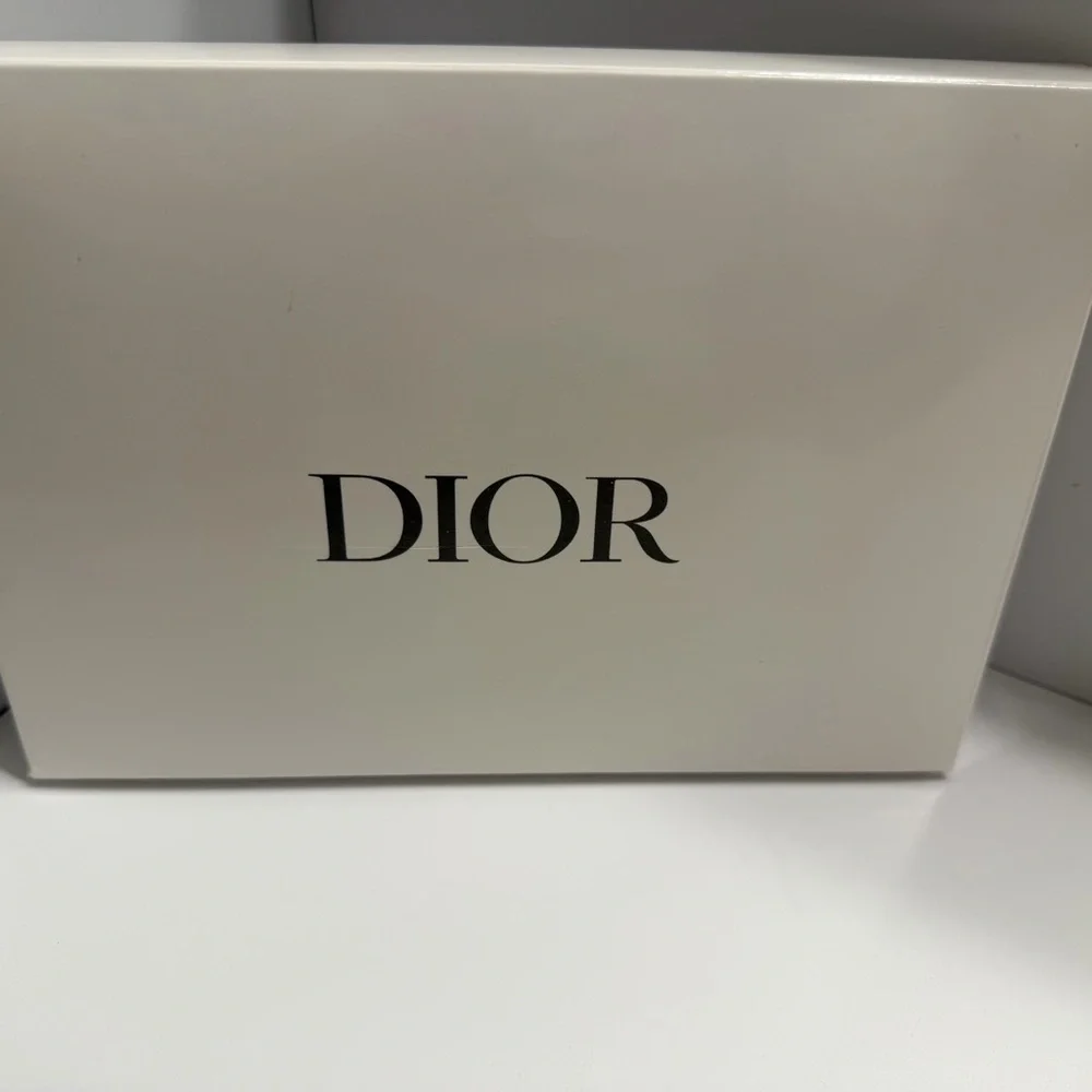 NIB- Dior Beauty - Pink Satin Clutch/Cosmtic Or Jewelry Pouch! - Picture 2 of 7